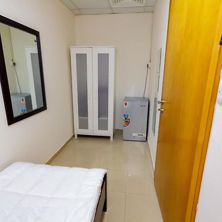 Small Budget Rooms For 'Girls' Only In Dubai, Marina Kültér fotó