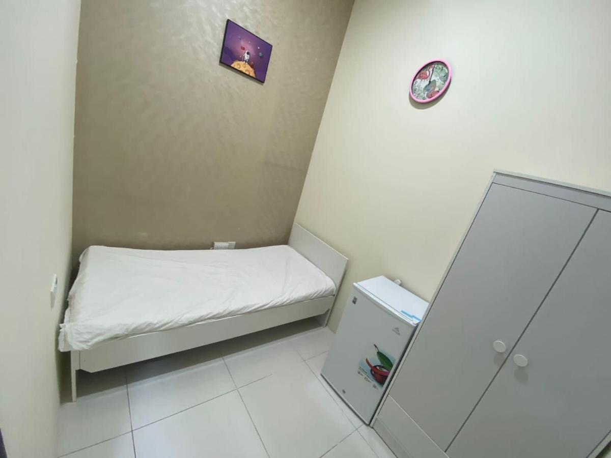 Small Budget Rooms For 'Girls' Only In Dubai, Marina Kültér fotó