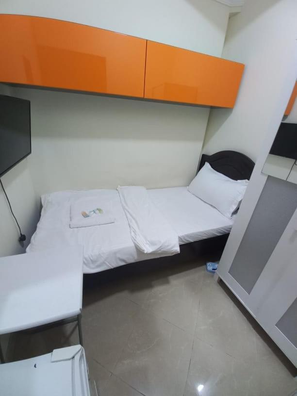 Small Budget Rooms For 'Girls' Only In Dubai, Marina Kültér fotó