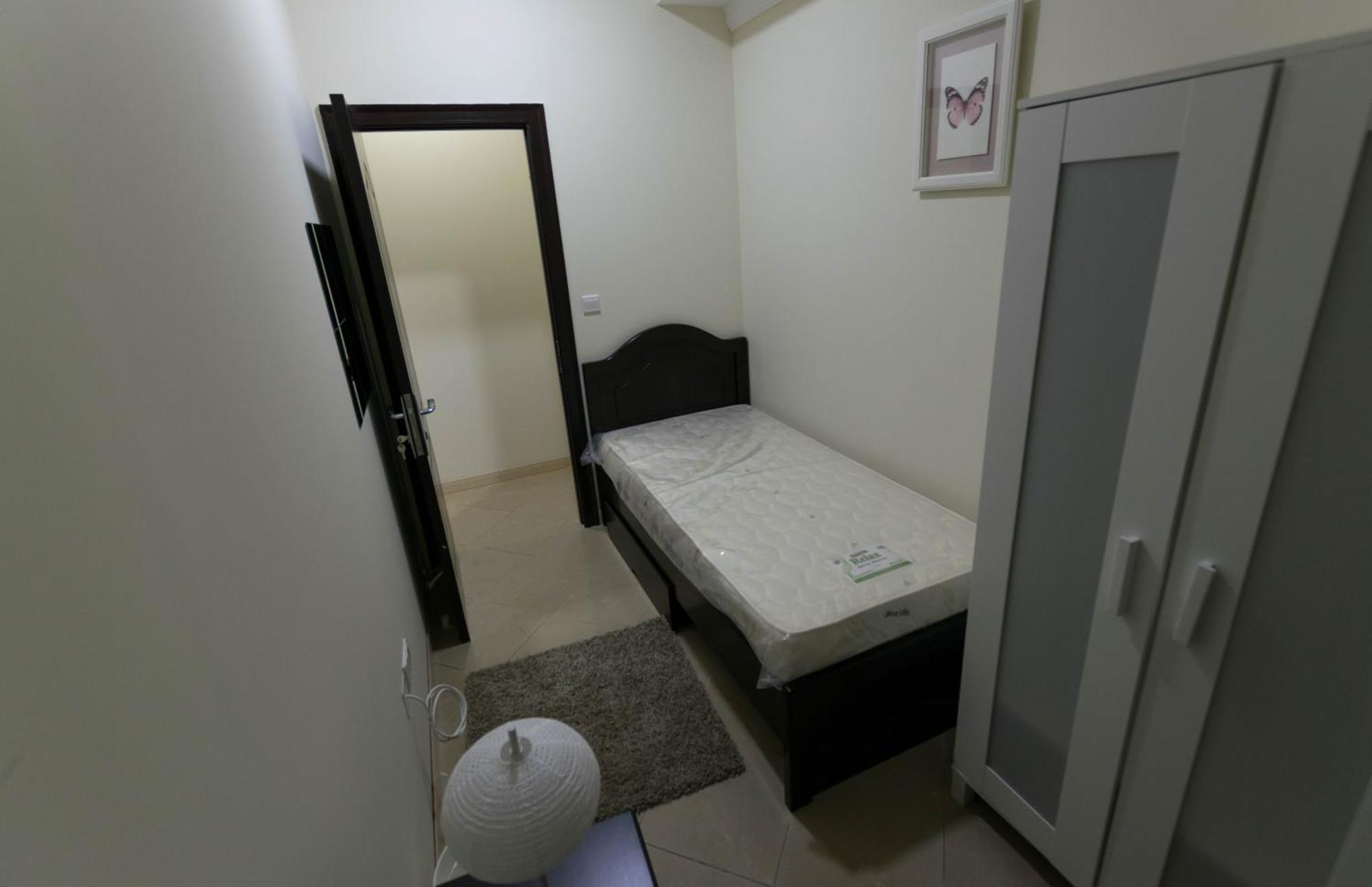 Small Budget Rooms For 'Girls' Only In Dubai, Marina Kültér fotó