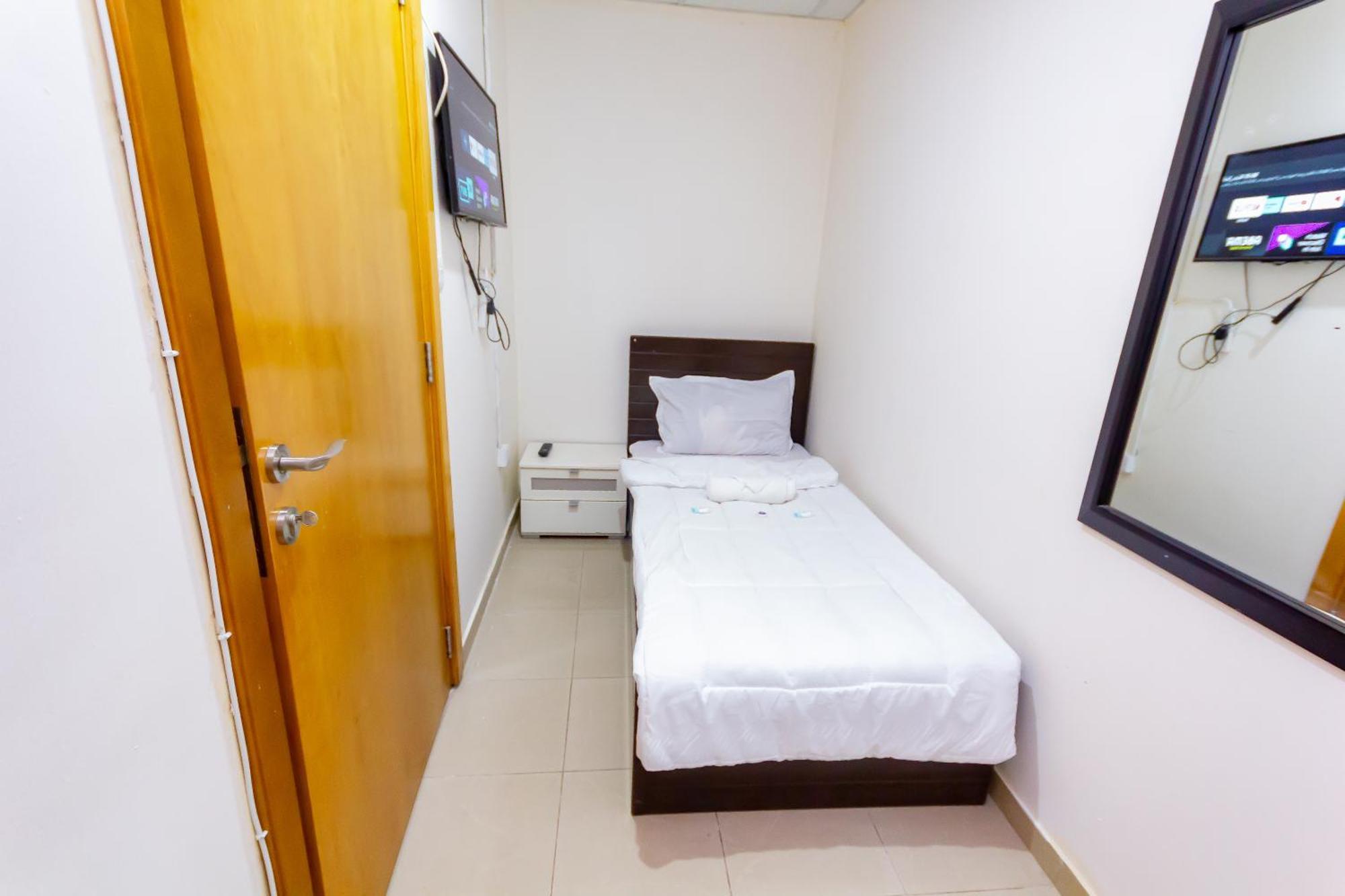 Small Budget Rooms For 'Girls' Only In Dubai, Marina Kültér fotó