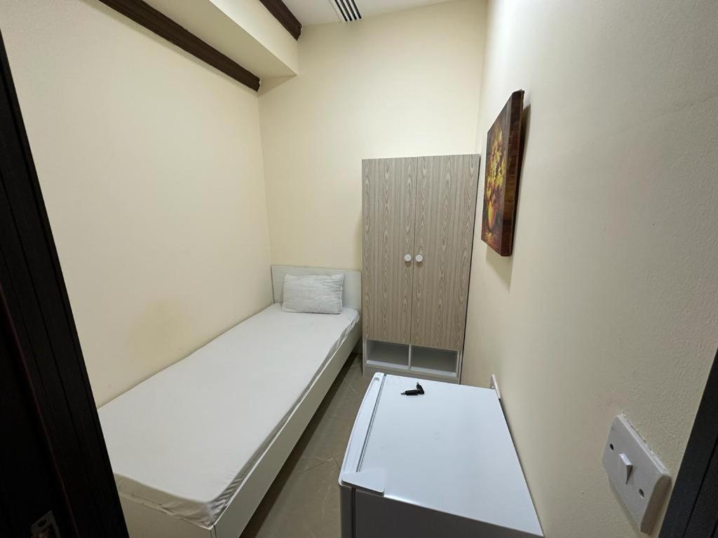 Small Budget Rooms For 'Girls' Only In Dubai, Marina Kültér fotó