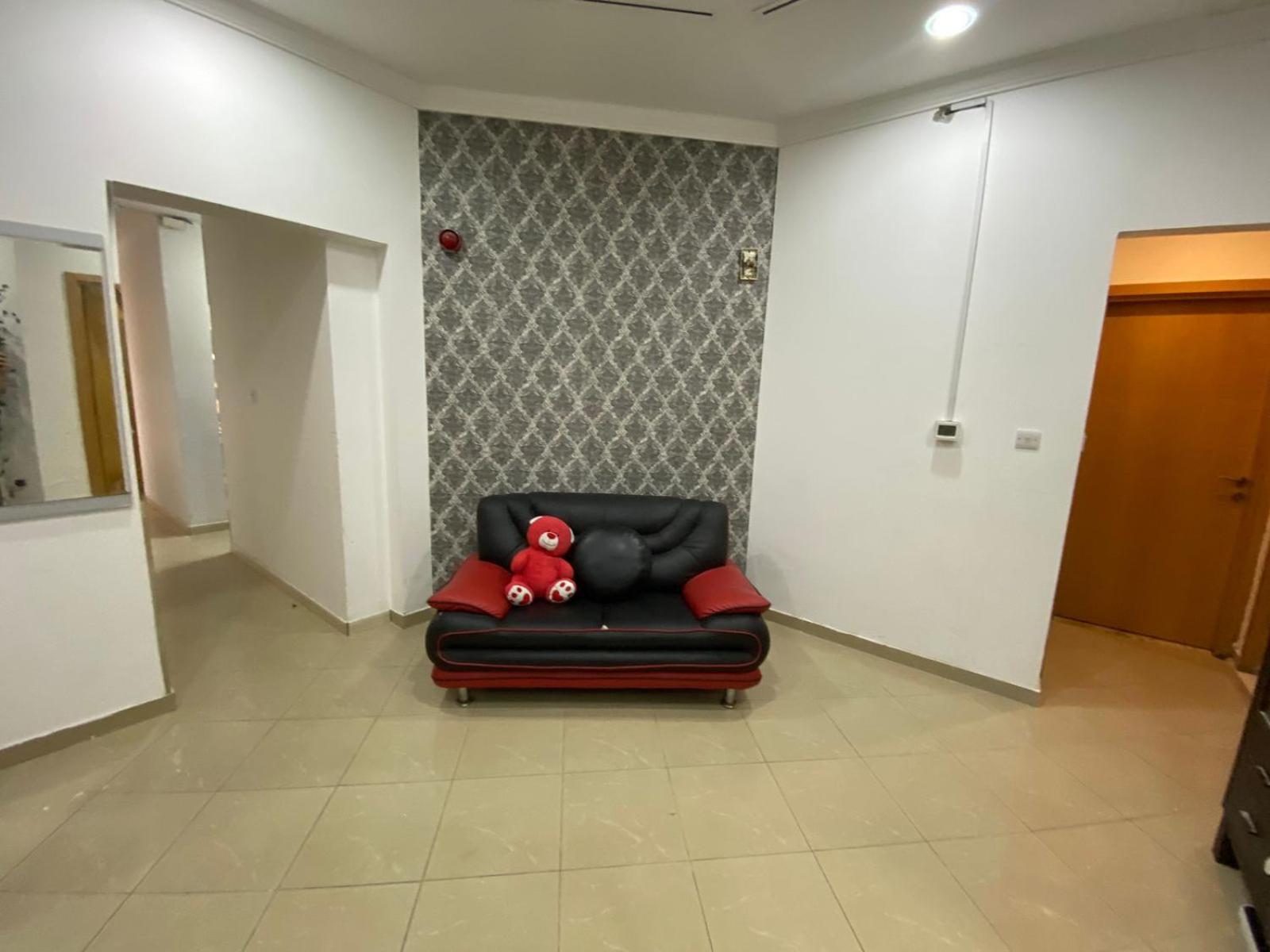 Small Budget Rooms For 'Girls' Only In Dubai, Marina Kültér fotó