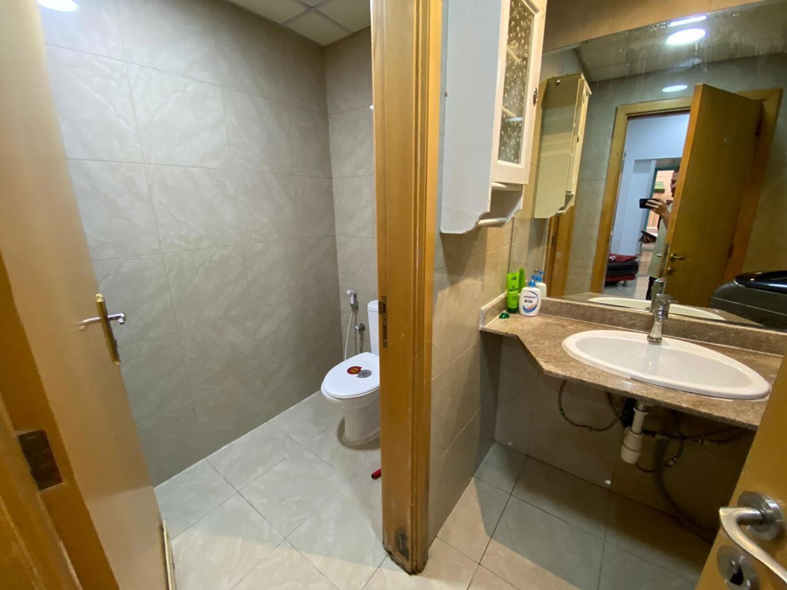 Small Budget Rooms For 'Girls' Only In Dubai, Marina Kültér fotó