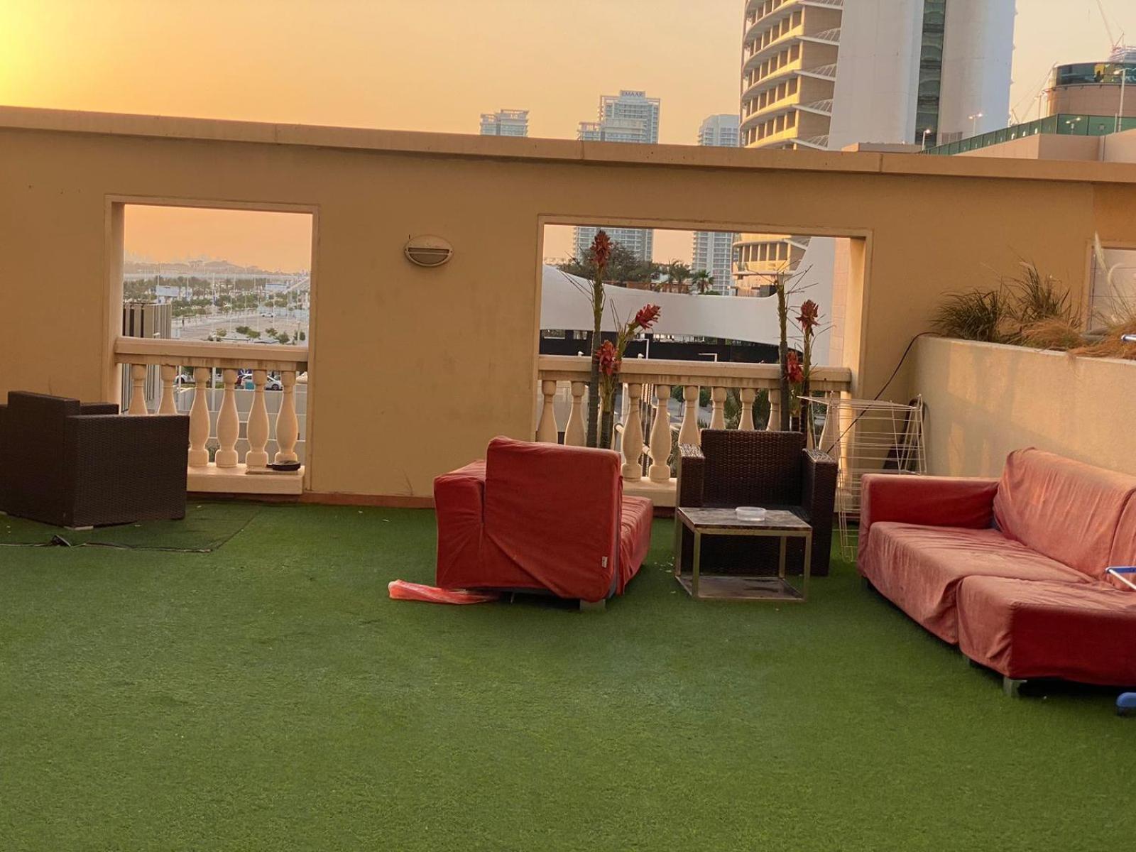 Small Budget Rooms For 'Girls' Only In Dubai, Marina Kültér fotó